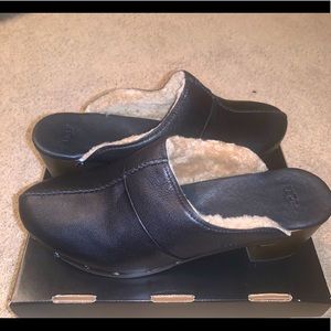 Black UGG Clogs with Tan Fur